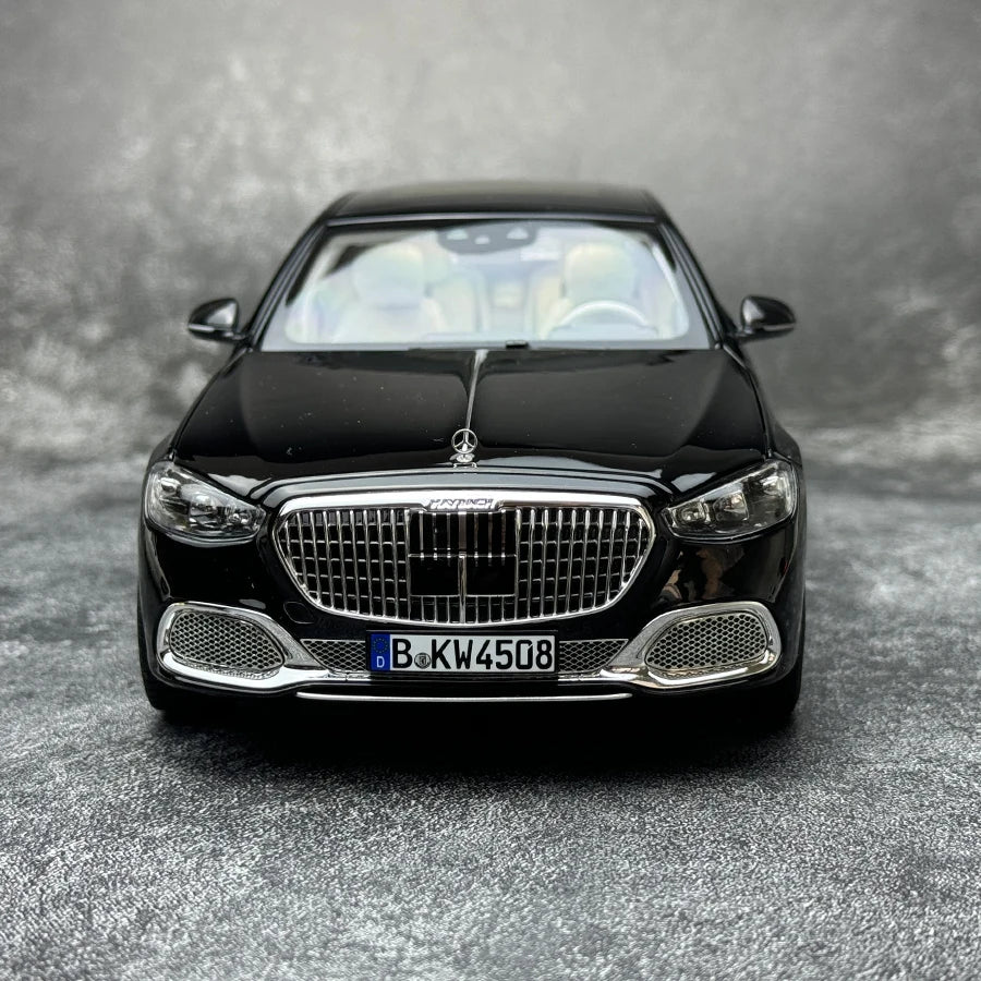 1:18 Mercedes-Benz Maybach S680