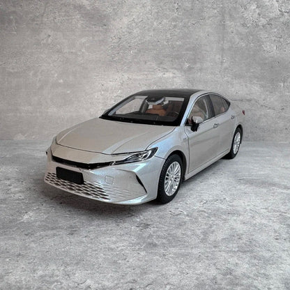 1:18 Toyota Camry 2024