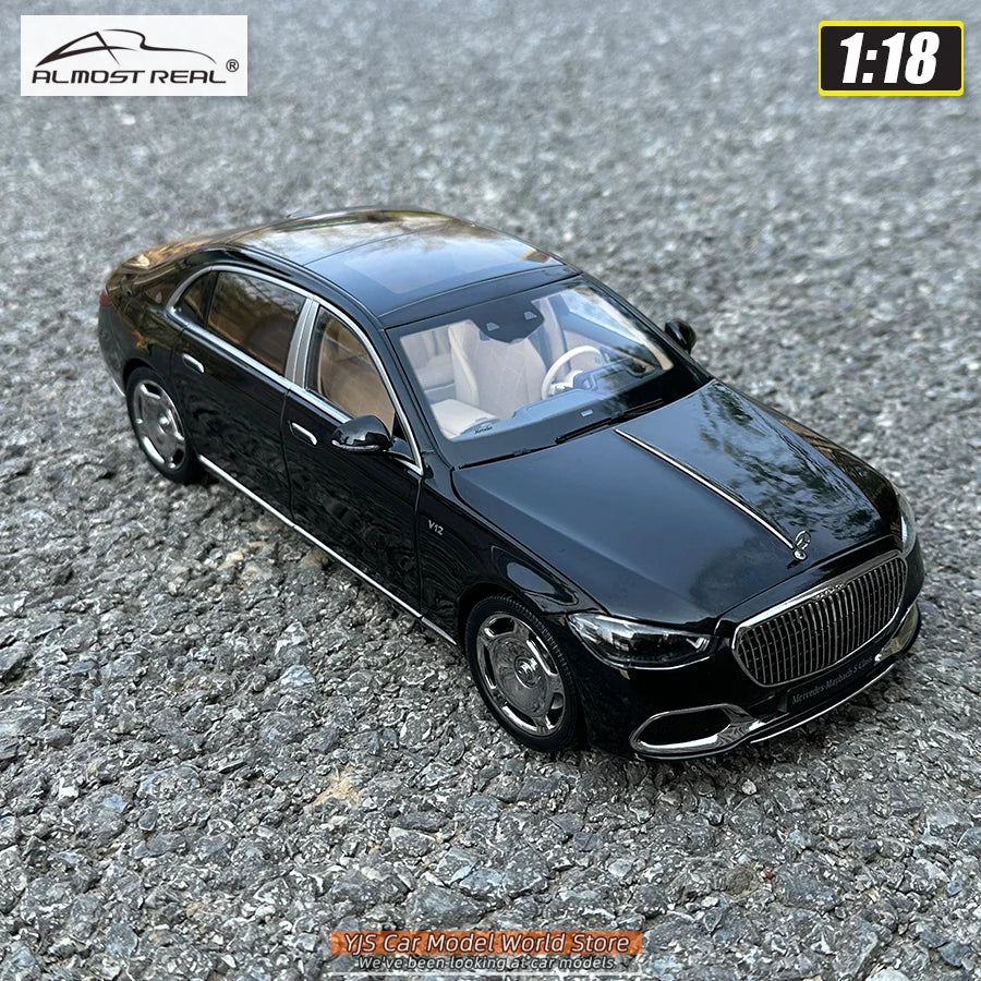 1:18 Mercedes-Benz Maybach S680 2021