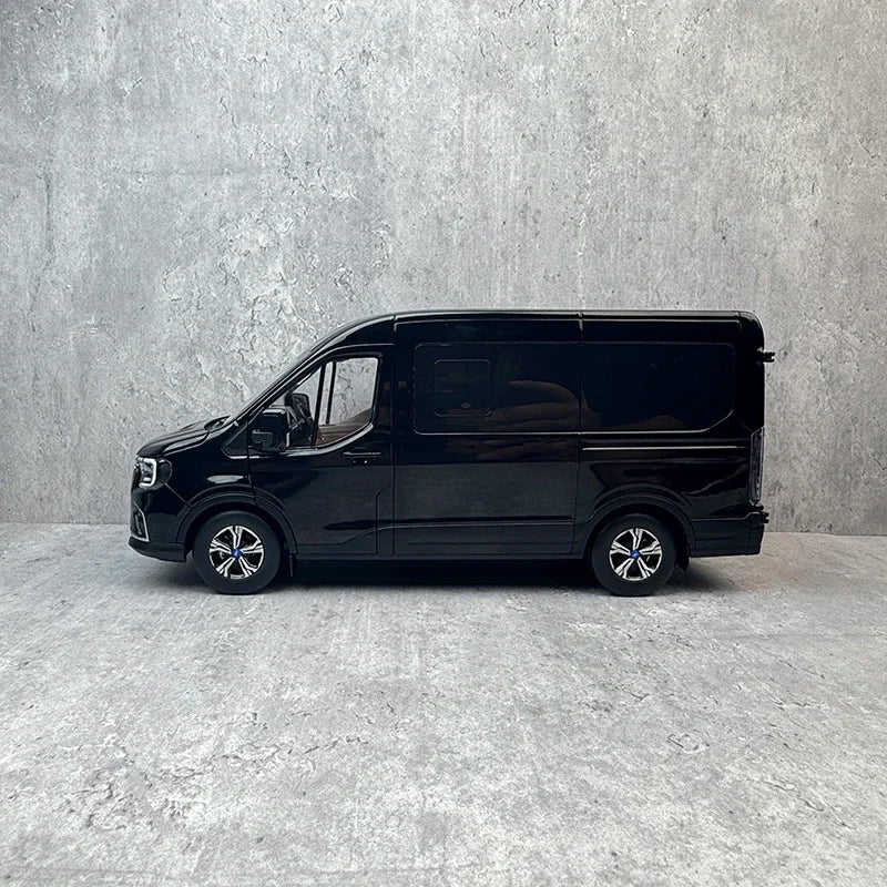 1:18 Ford Transit