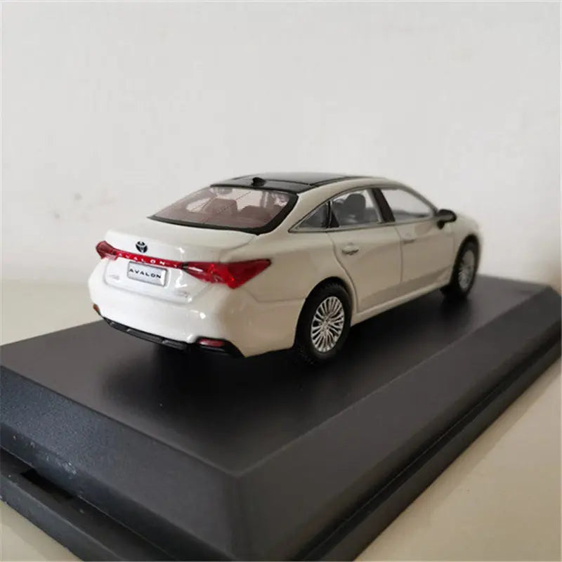 1:43 Toyota AVALON Coupe