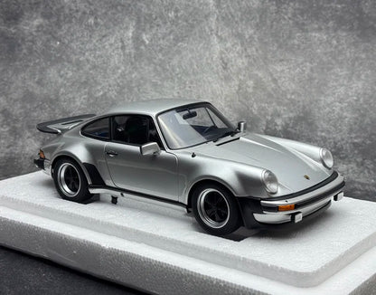 1:18 Porsche 911 Turbo 3.0 (930)
