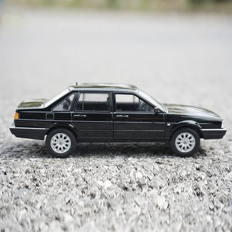 1:24 Volkswagen Santana