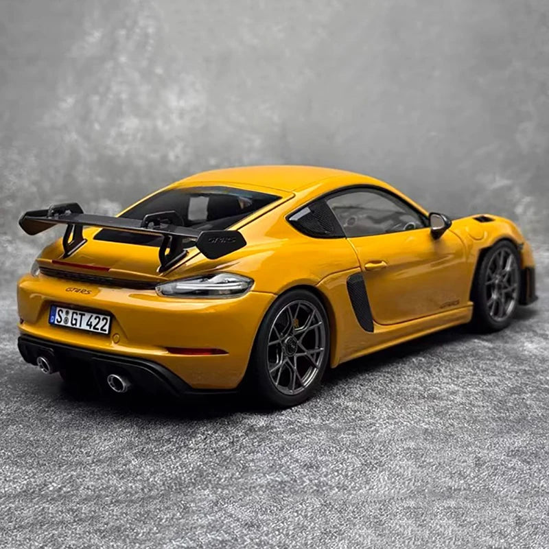 1:18 Porsche Cayman GT4 RS