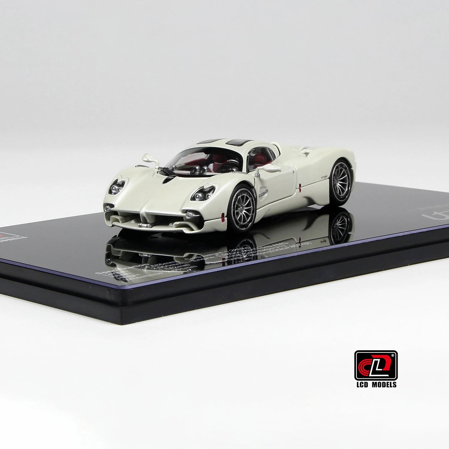 1:43 Pagani Utopia