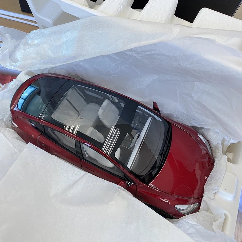1:18 Tesla Model Y