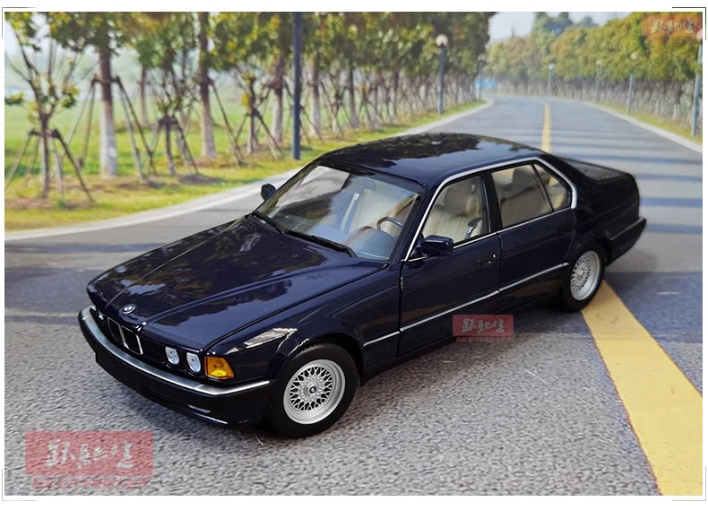 1:18 BMW 7 Series E32 730i 1986