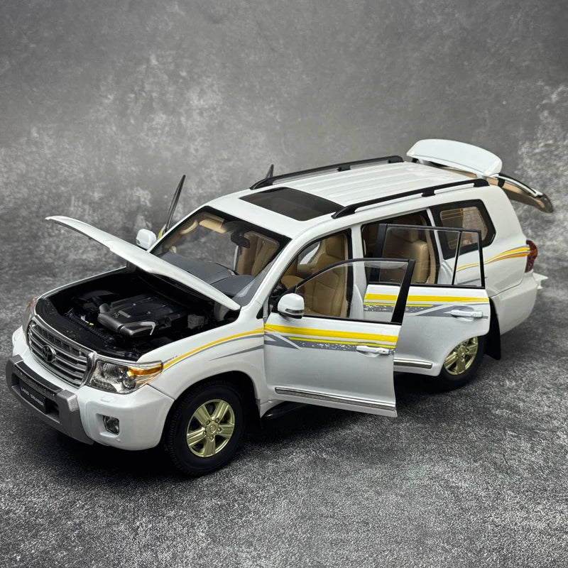 1:18 Land Cruiser LC200