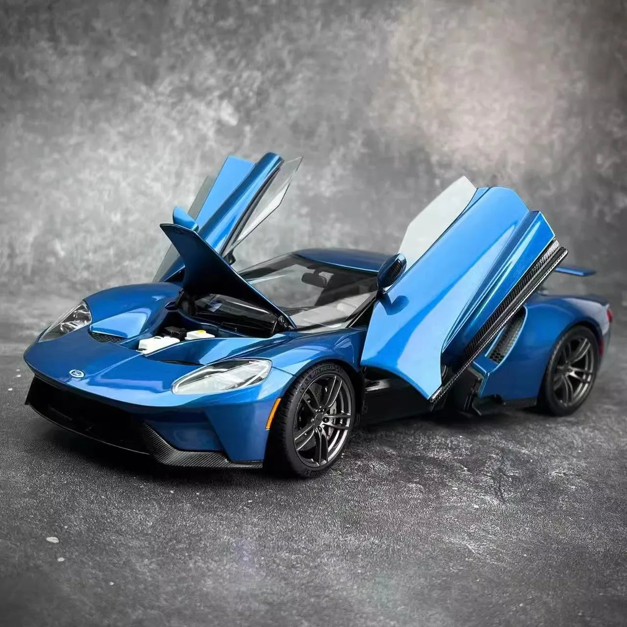 1:18  FORD GT 2017