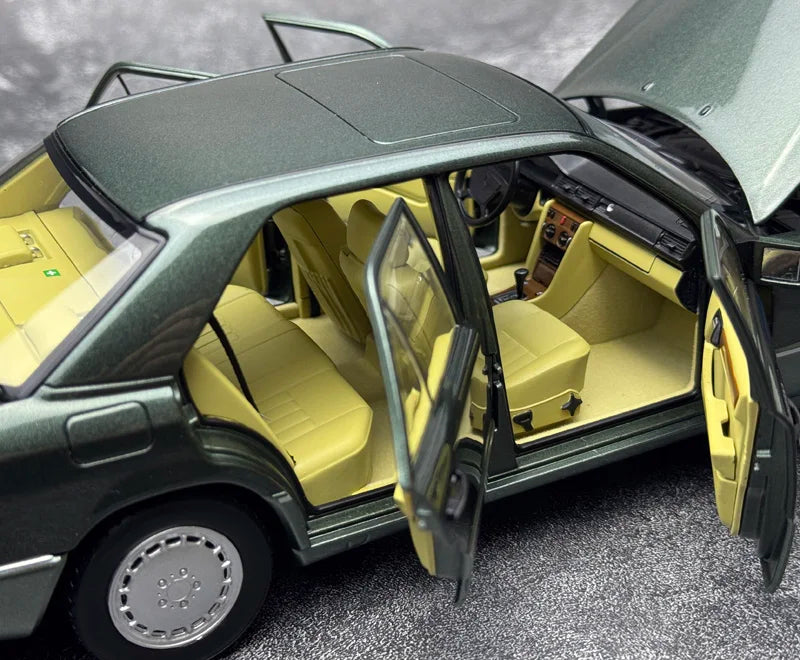 1:18 Mercedes-Benz  230E W124 1990
