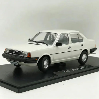 1:18 Volvo 340