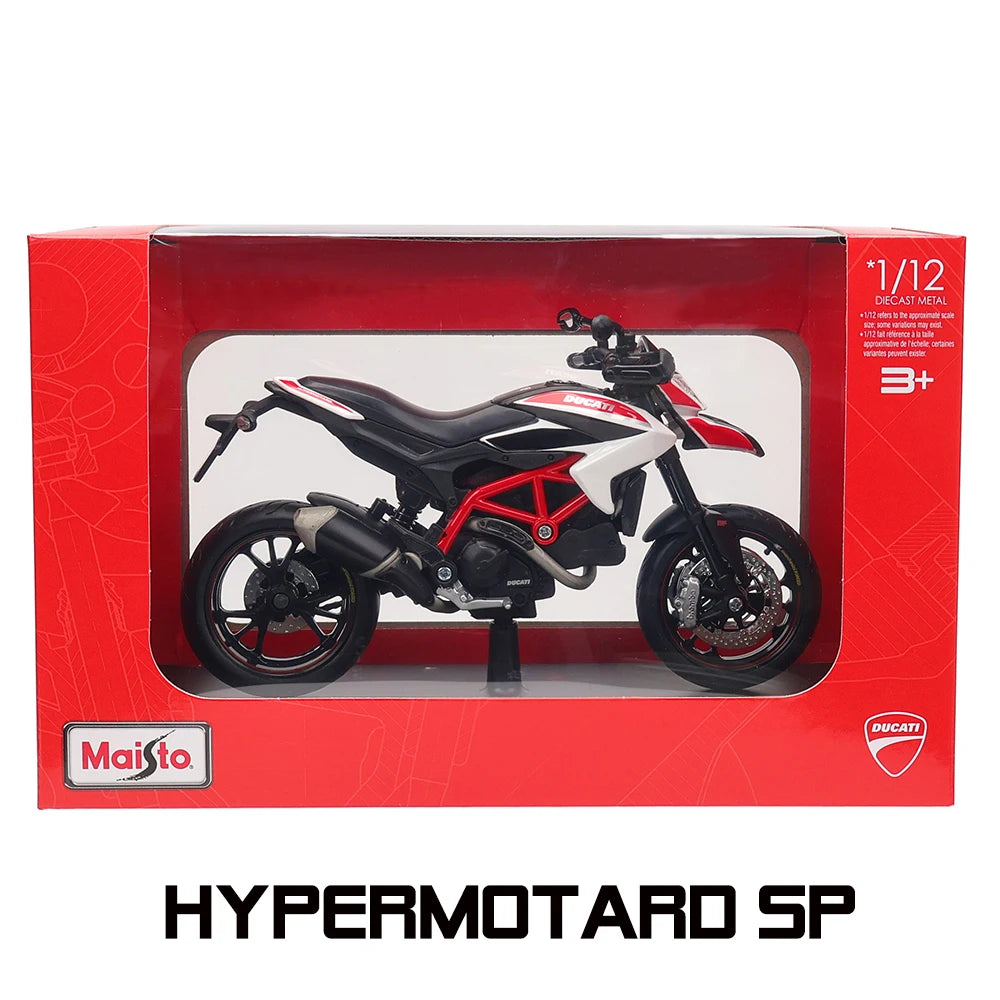 1:12  KTM 1290 Super Duke R Kawasaki Suzuki