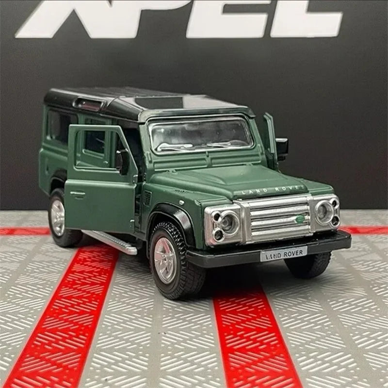 1:36 Land Rover Defender