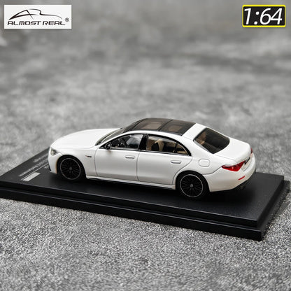 1:64 Mercedes-Benz S63 E Performance 2023