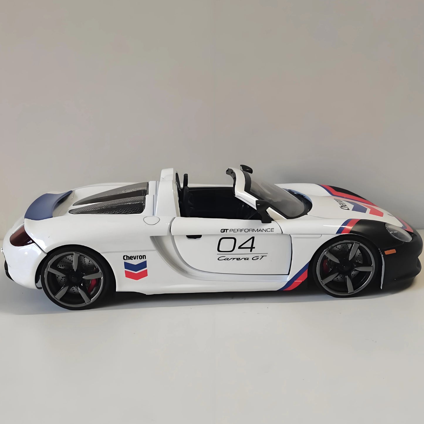 1:24 Porsche Carrera GT