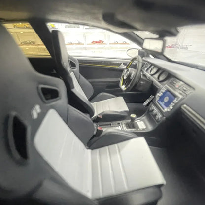 1:18 Volkswagen Golf 7th Generation A7 R400