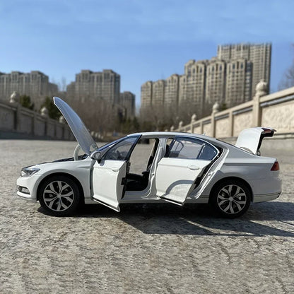 1:18 Volkswagen Magotan B8 2017