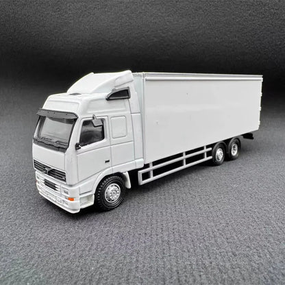 1:76 VOLVO FH Box Type Truck Model