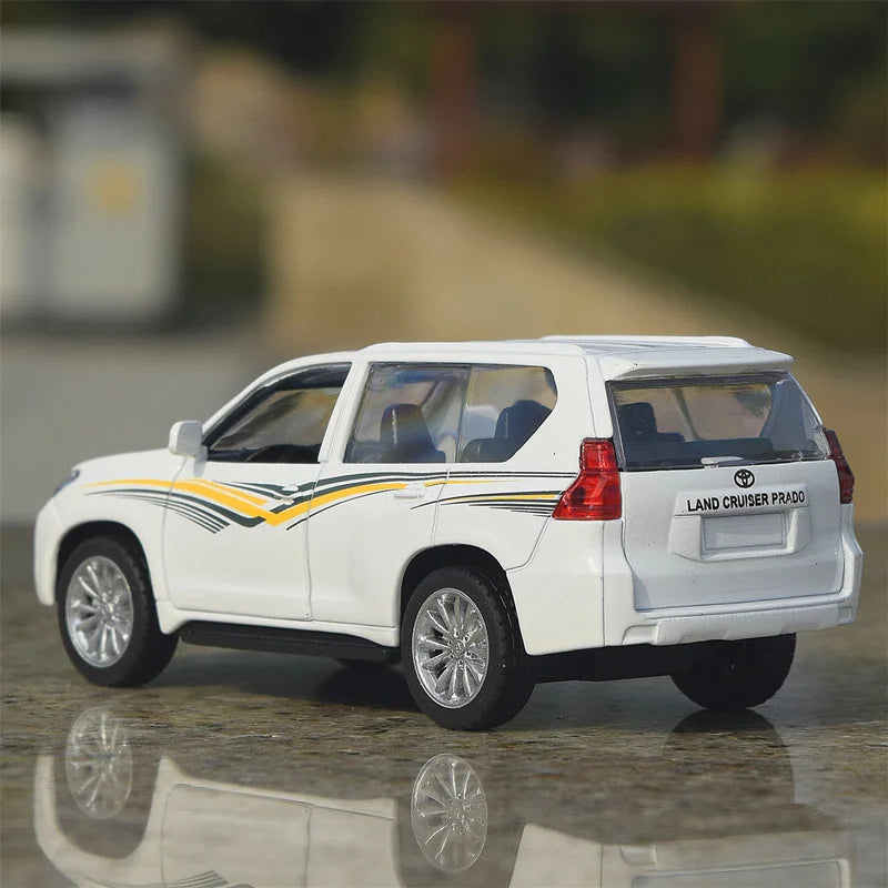 1:42 TOYOTA Prado