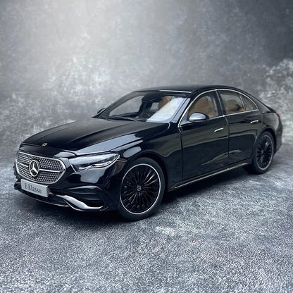 1:18 Mercedes-Benz E450 W214 E300