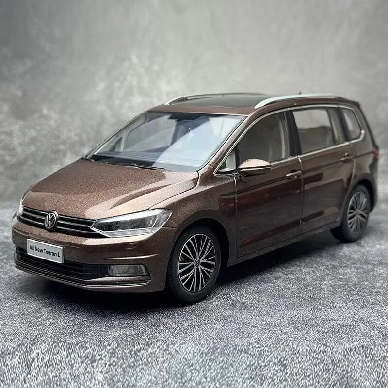 1:18 Volkswagen Touran L MPV