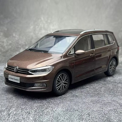 1:18 Volkswagen Touran L MPV
