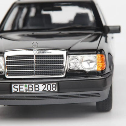 1:18  Mercedes-Benz  300 D T-Modell 1990