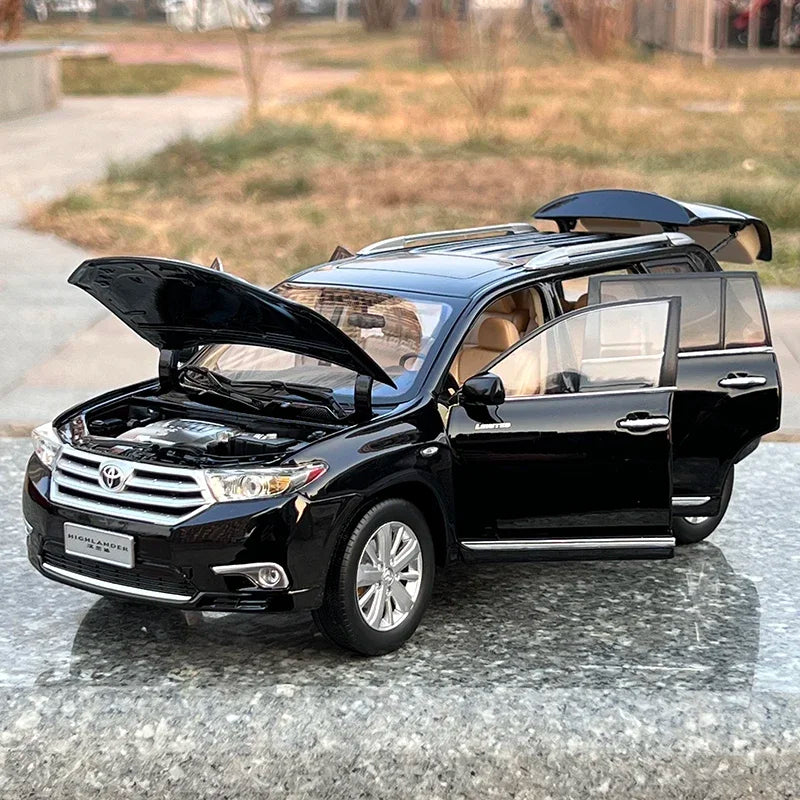 1:18 Toyota HIGHLAND 2012
