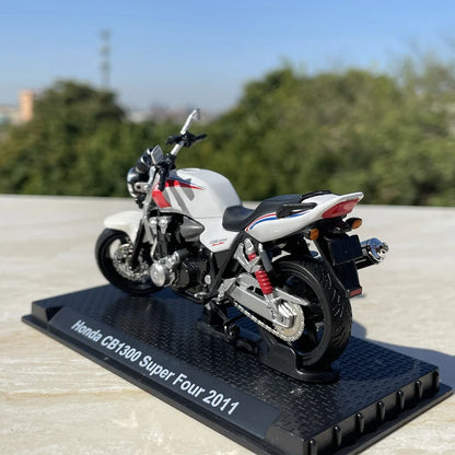 1:24 HONDA CB1300 Super Four 2011