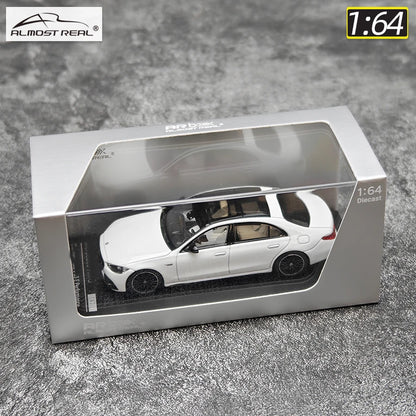 1:64 Mercedes-Benz S63 E Performance 2023