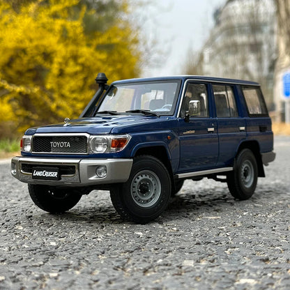 1:18 Land Cruiser 76 2017