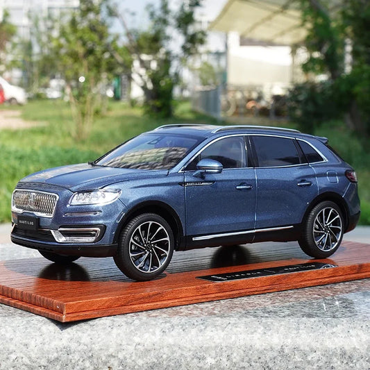 1:18 Lincoln NAUTILUS