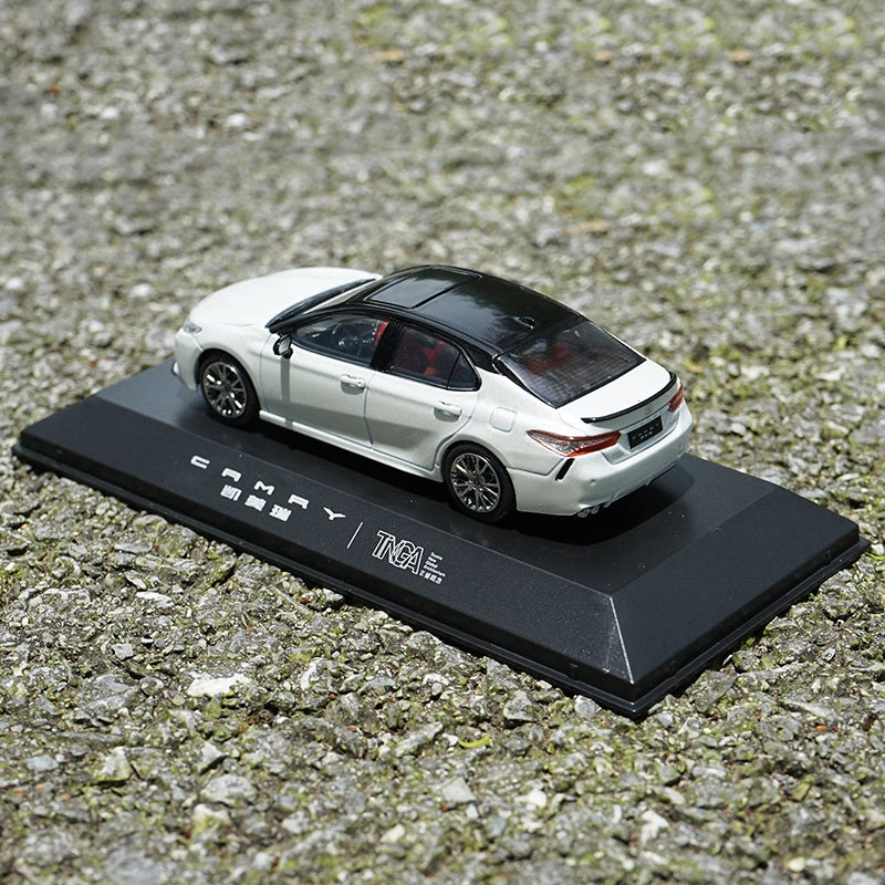 1:43 Toyota 8th CAMRY