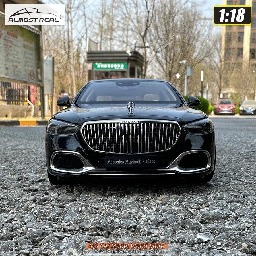 1:18 Mercedes-Benz Maybach S680 2021