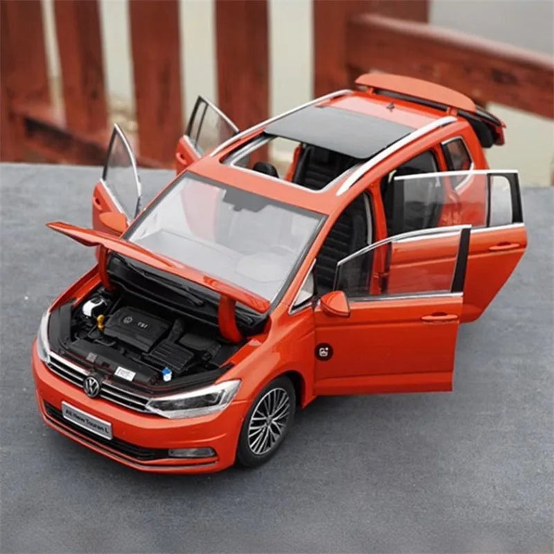 1:18 Volkswagen Touran L