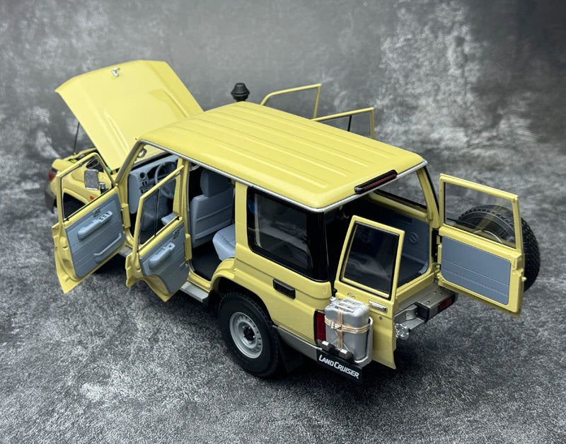 1:18 Land Cruiser 76 2017