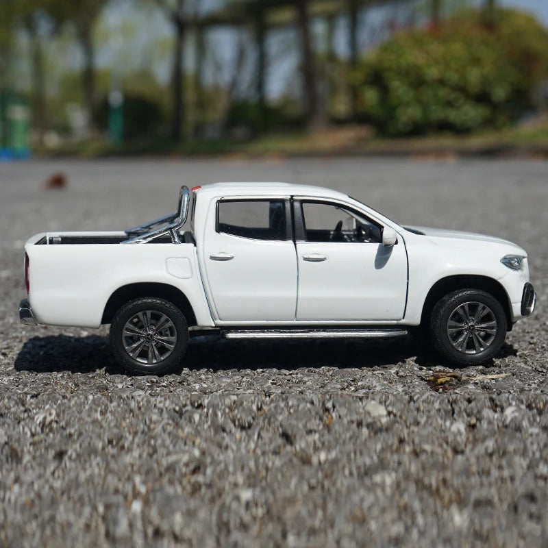 1:24 Mercedes-Benz X-Class