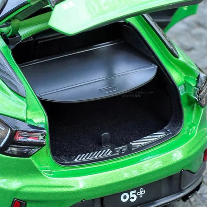 1:18 LYNK&CO 05