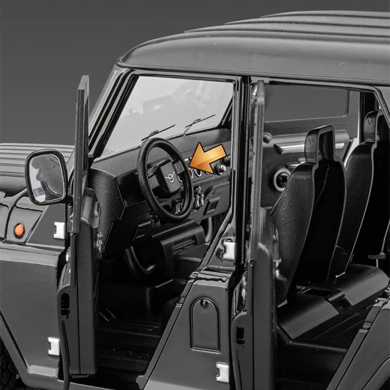1:18 UAZ Hunter SUV