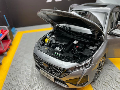 1:18 Peugeot 408