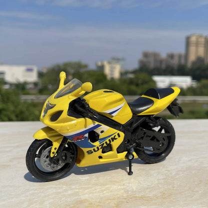 1:18 Suzuki GSX