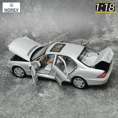 1:18 Mercedes Benz S55 AMG W220 Butterfly Run 2000