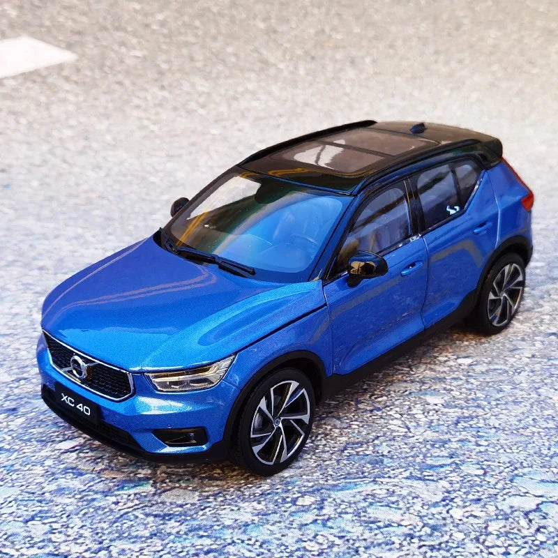 1:18 Volvo XC40