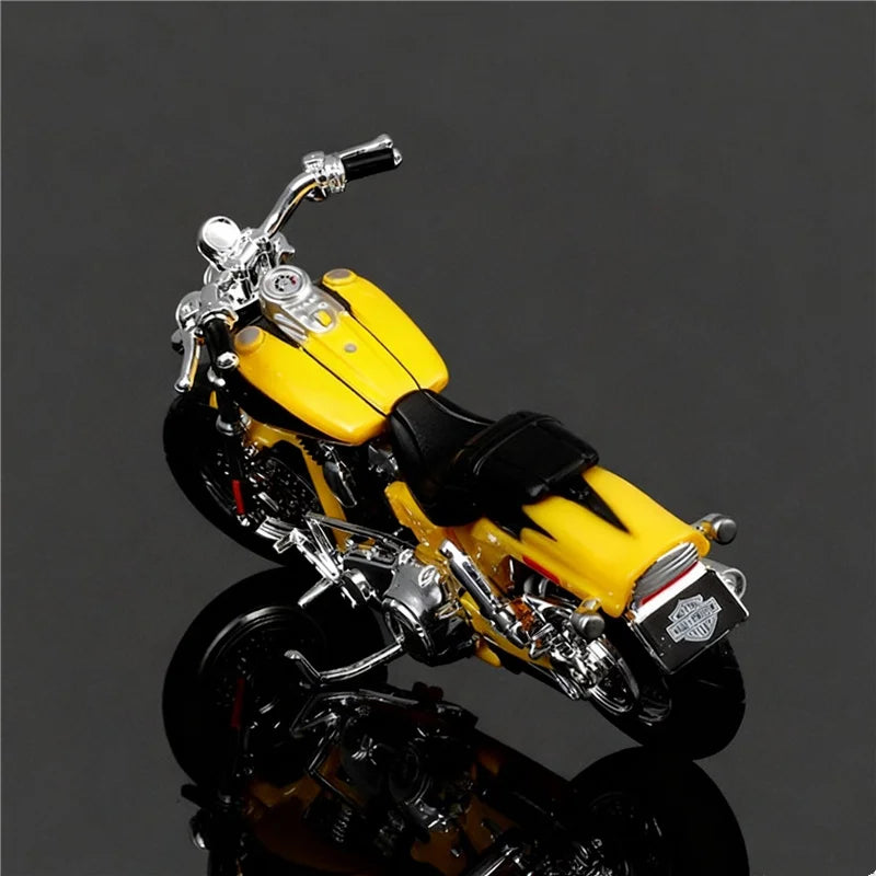 1:18 Harley 2009 FXDFSE CVO Fat Bob