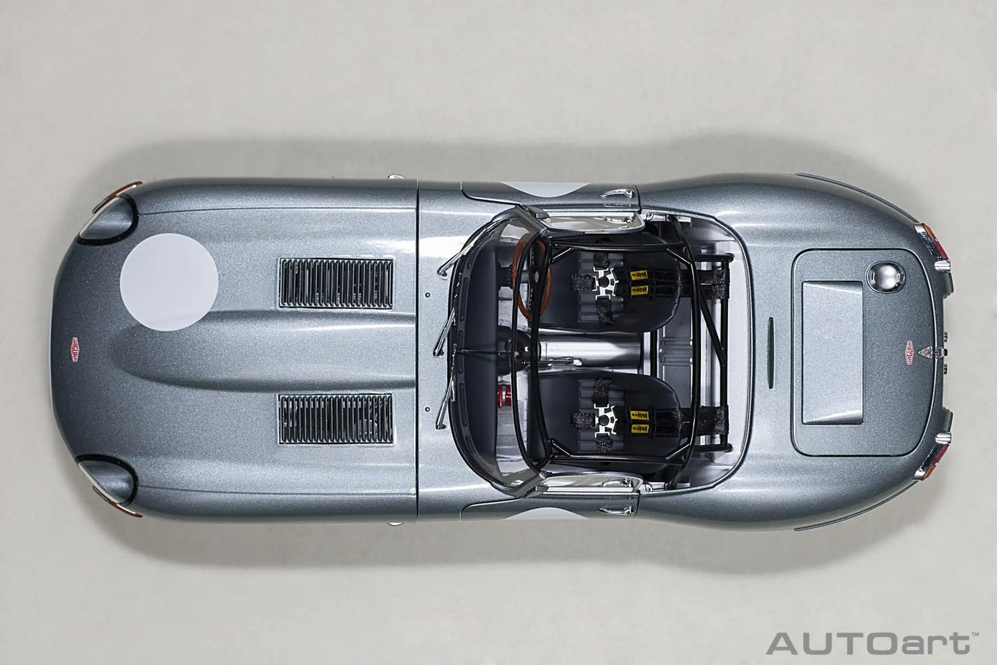 1:18 Jaguar Lightweight E-Type