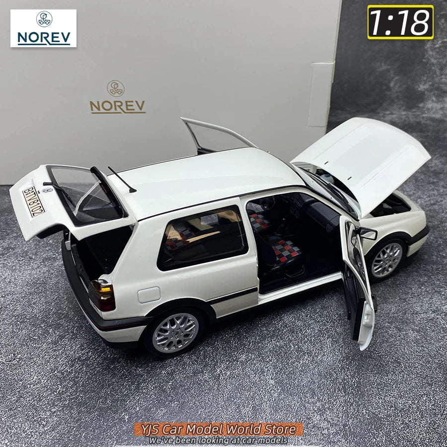 1:18 Volkswagen Golf GTI 1996 - 20 Years Anniversary Edition