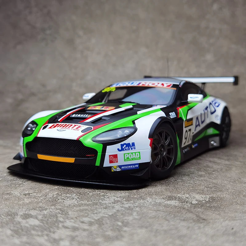 1:18 Aston Martin VANTAGE V12 BATHURST 12HOUR 2015 #97