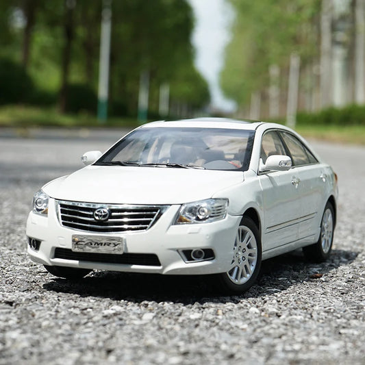 1:18 Toyota Camry Sixth Generation 2008