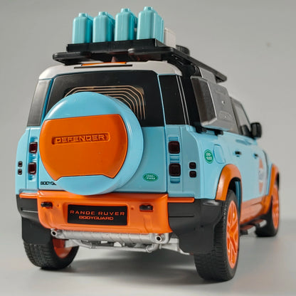 1:18 Land Rover Defender 110 Camel Cup Bay Edition