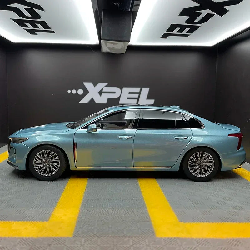 1:18 Century Dragon 2023 New Hongqi H5